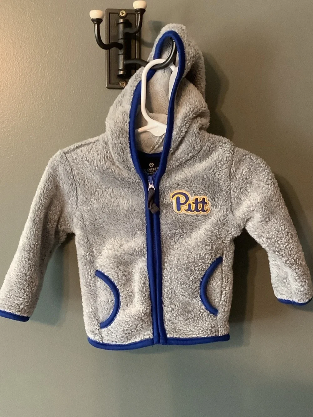 Pitt Gray Fleece Hooded Colosseum 3-6 months Jacket for Kids. EUC.